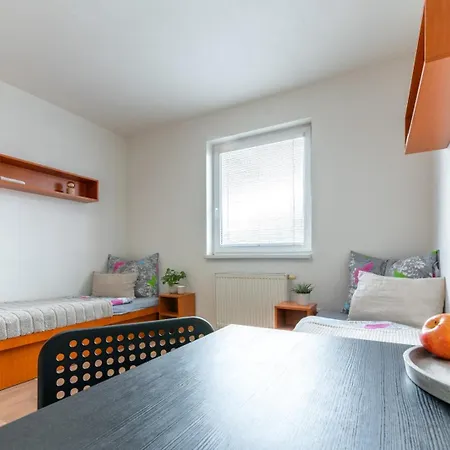 Dorm Residences ストゥパヴァ